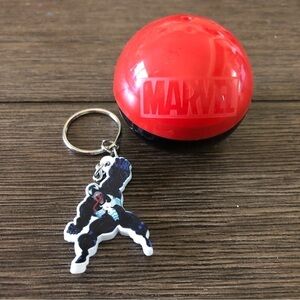 Marvel Bad Guys Mystery Capsule: venom rubber keychain